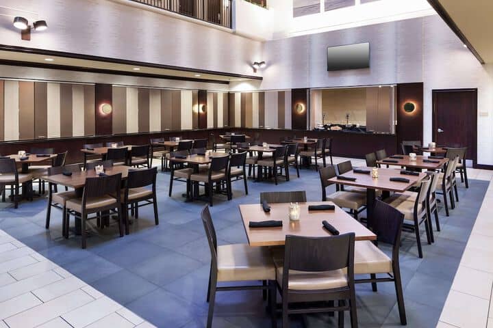 Dining 22 of 30